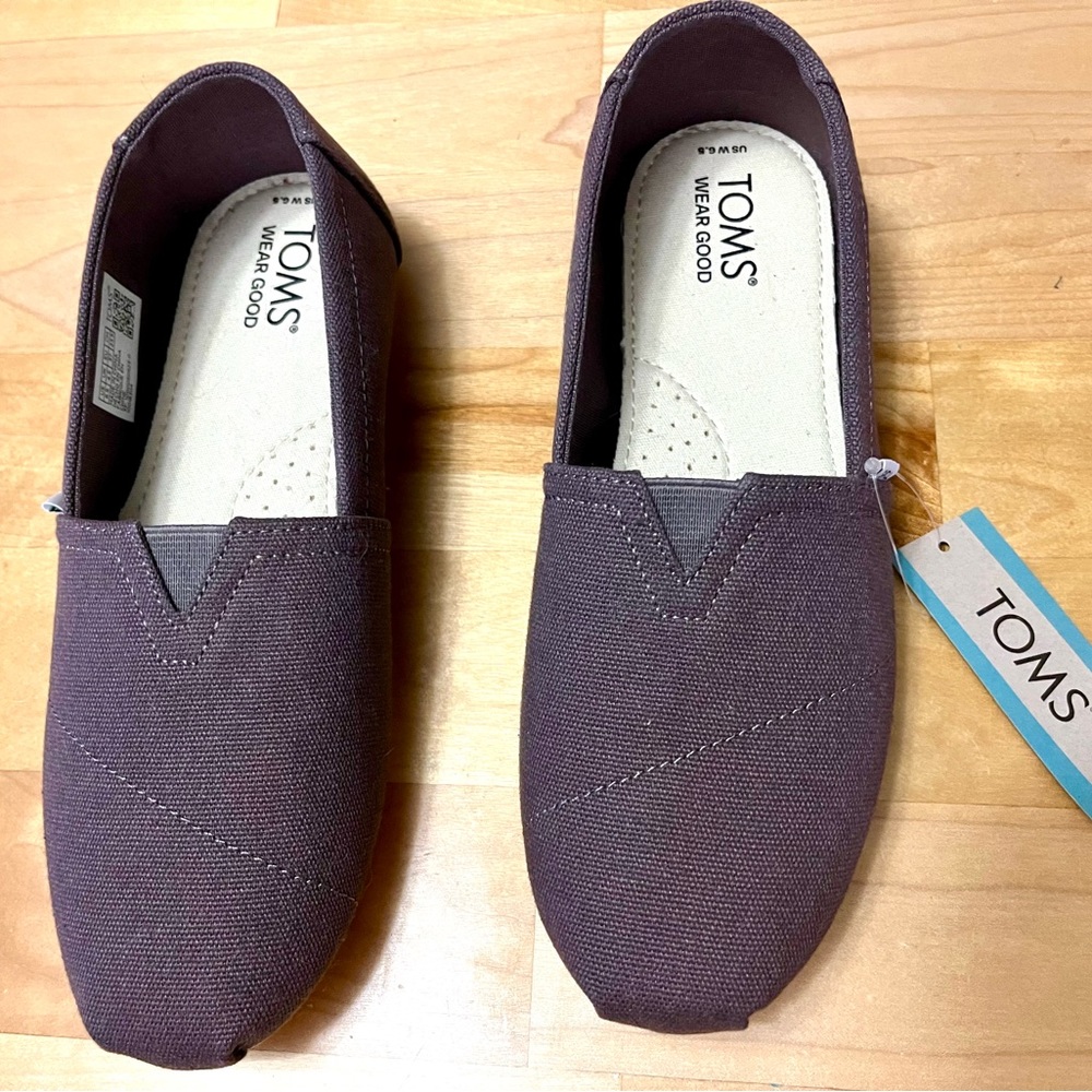 NWT TOMS Women’s Belmont canvas sneaker 6.5